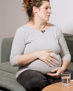 Humana Hebammentipps Übelkeit in der Schwangerschaft - schwangere Frau